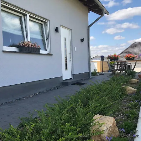 アパート Ferienwohnung Steinmann - Am Eifelsteig - ブランケンハイム